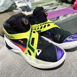 PUMA Mens Basketball Sneakers 