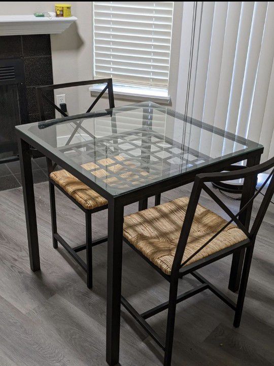 IKEA Kitchen Table With 2 Chairs 
