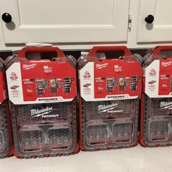 Milwaukee SHOCKWAVE Impact Duty Alloy Steel Screw Driver Bit Set with PACKOUT Case (60-Piece)