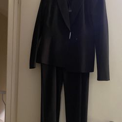 Calvin Klein Suit Size 2 Women’s