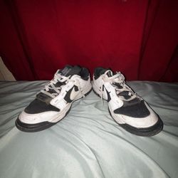 Nike shoes 