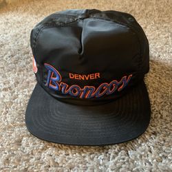 Denver Broncos Adjustable Snapback Cap Mitchell & Ness