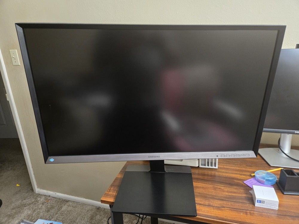 32 Inch Samsung Monitor