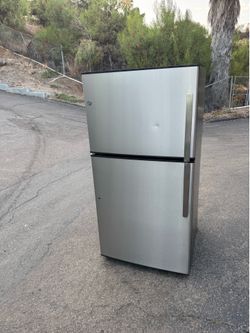 Refrigerator big 21.9 cubic stainless steel General Electric fridge freezer used in office break room (free local delivery)