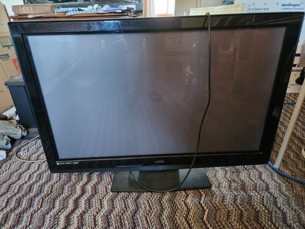 TV 2@42" 1@32" Sanyo And Vizio