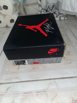 Air Jordan 4 Retro Shoe Box Size 9.5