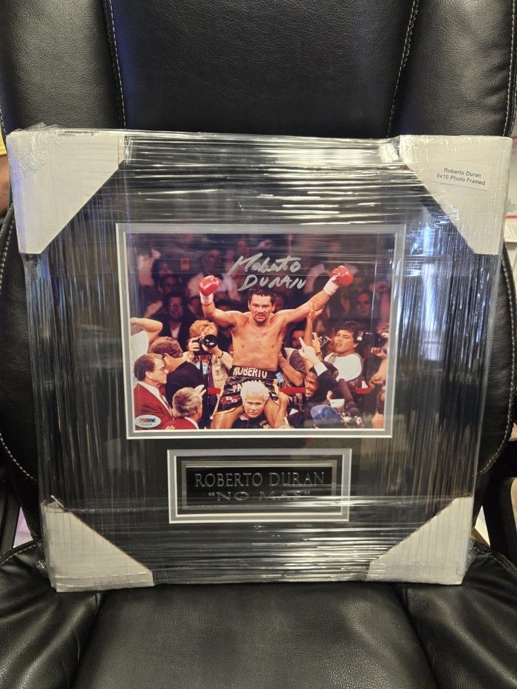 Roberto Duran Signed 8x10 Framed PSA Authenticated