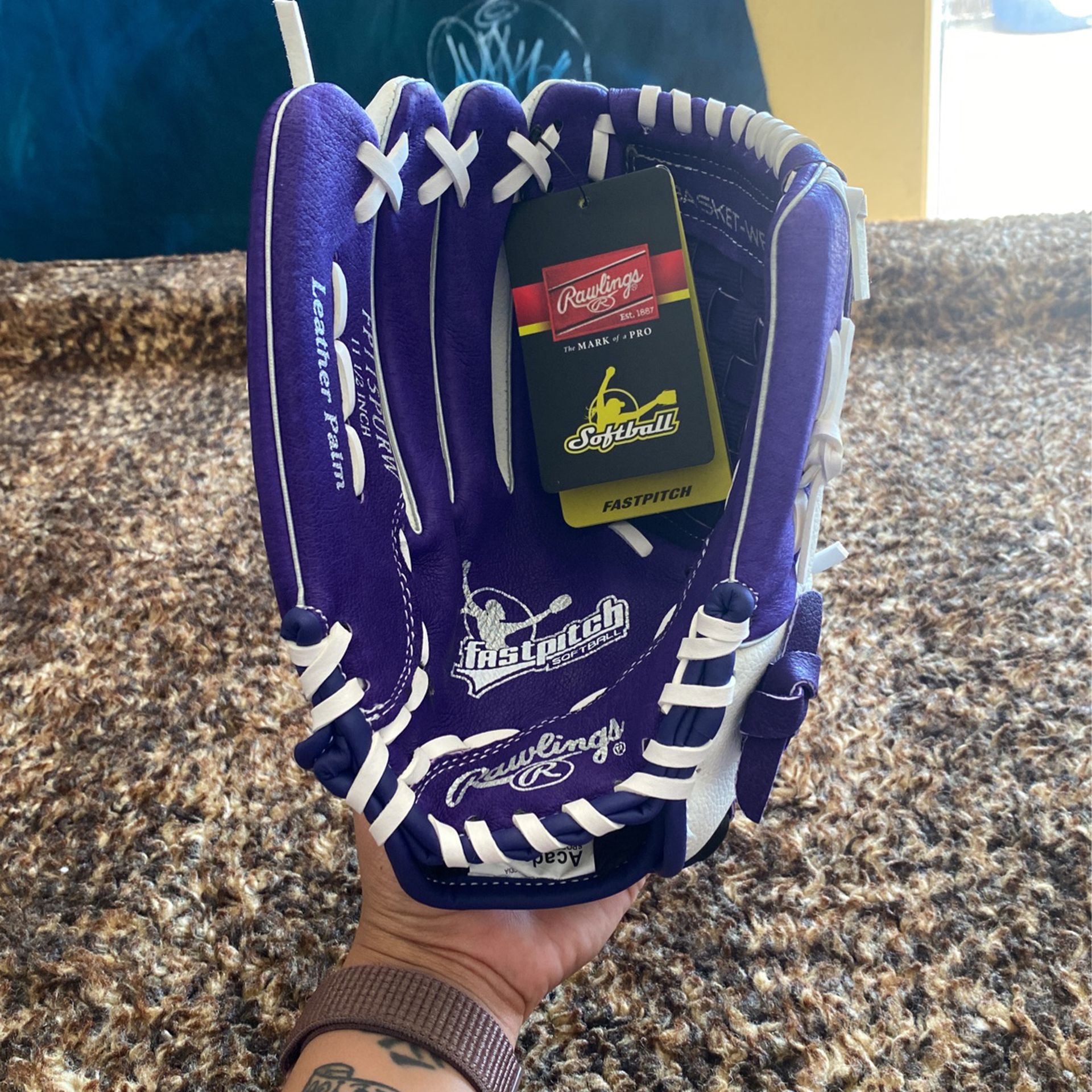 NWT Rawlings fast pitch softball glove