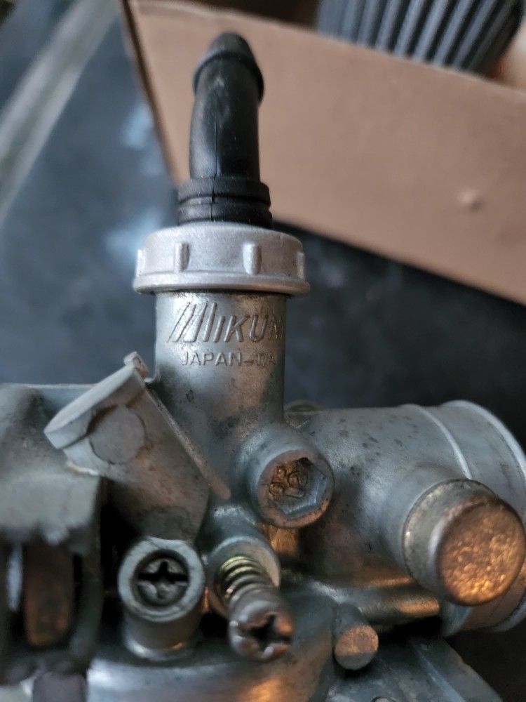 Mikuni Carburator