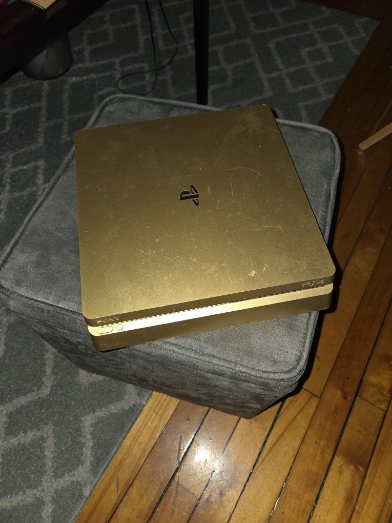PS4 Slim (Gold)