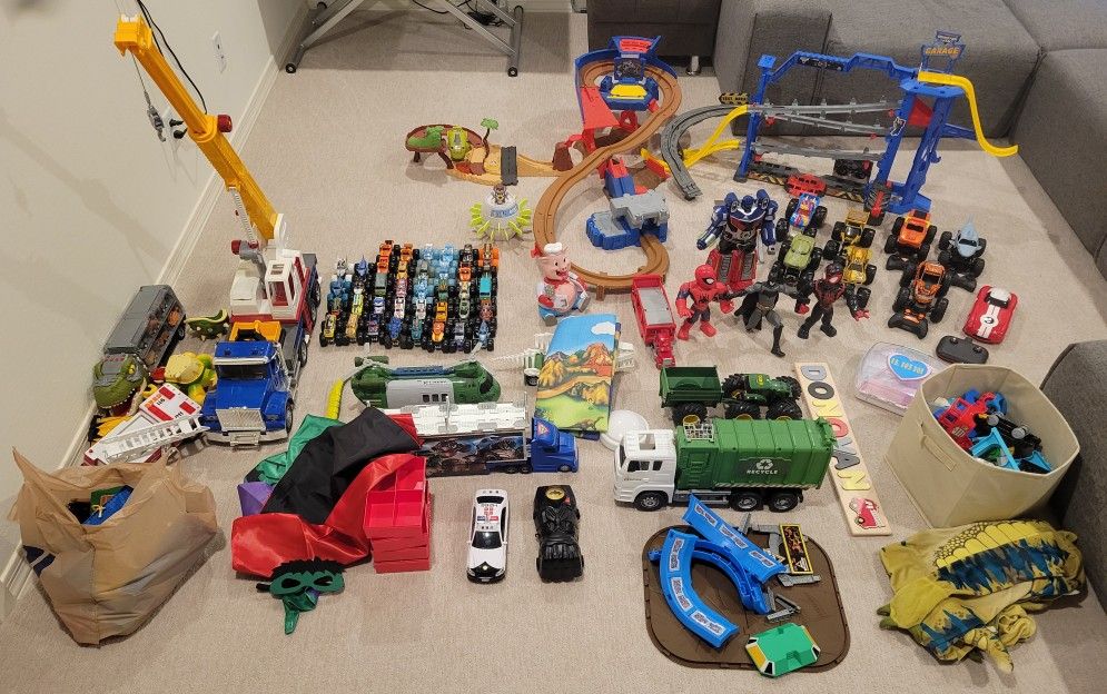 Monster Jam/Truck and other Kids Toys/Costumes