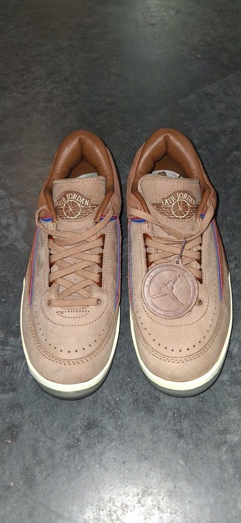 Jordan Low Retros Two 18