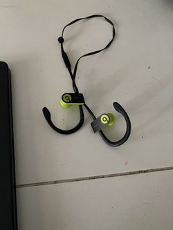 Wireless headphones by beats