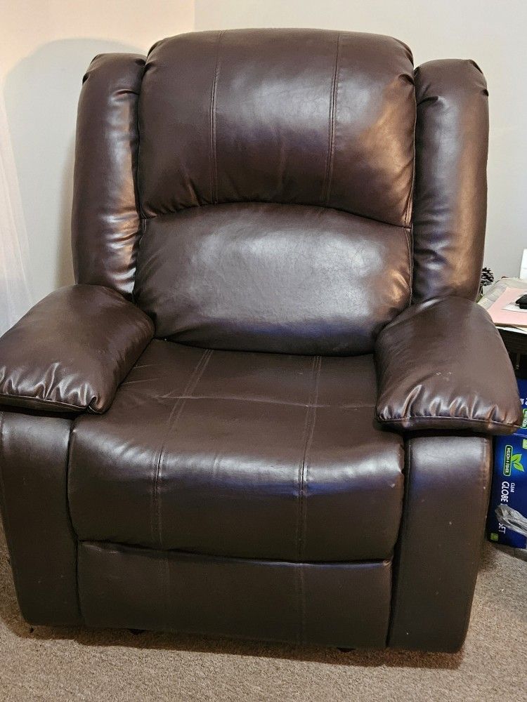 NICE,NWOT RECLINER