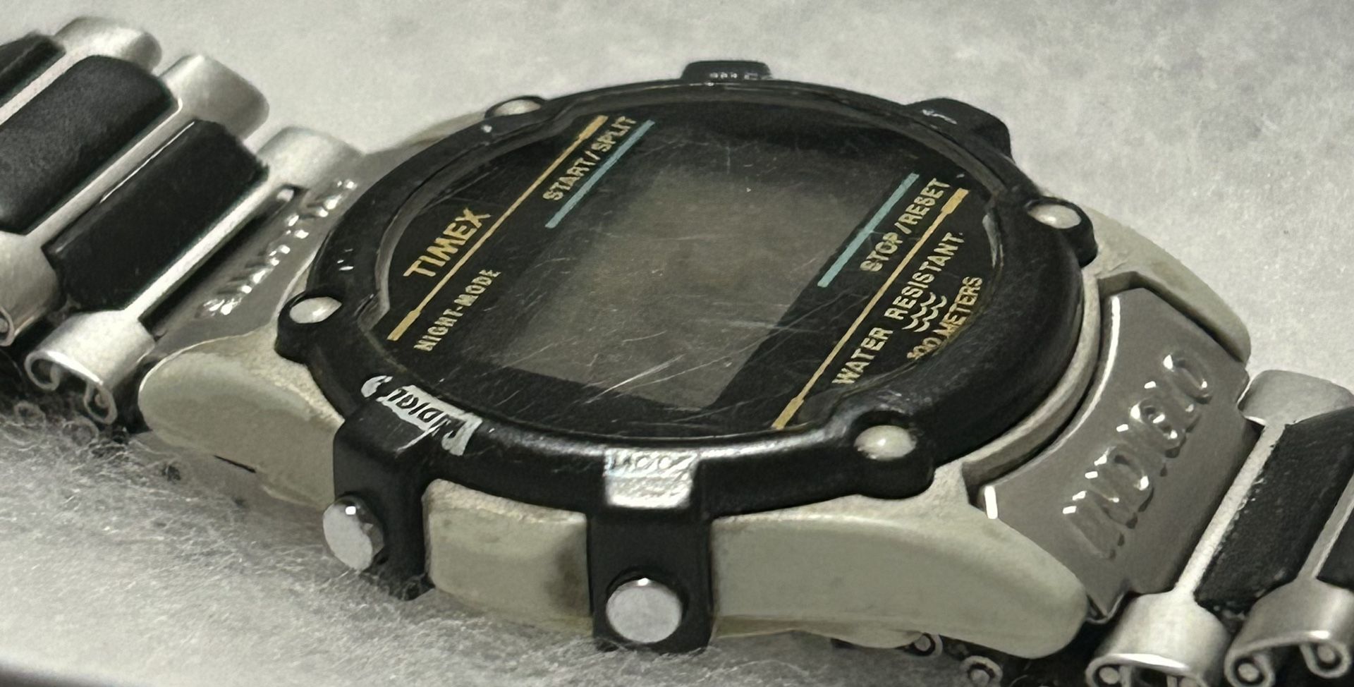 Vintage TIMEX Atlantis 100 Mens Digital Watch 40mm Indiglo