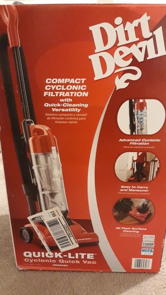 DIRT DEVIL Quick Lite Cyclotronic Upright Vacuum