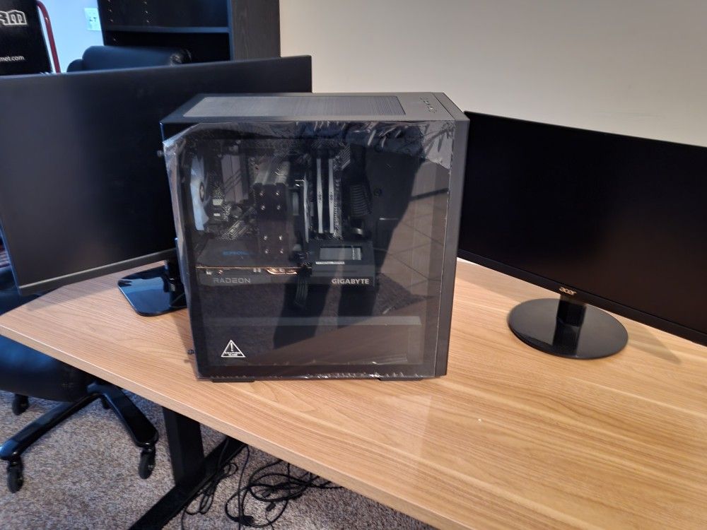 Gaming PC Set Up CUSTOM BUILT BRAND NEW RGB Gaming PC