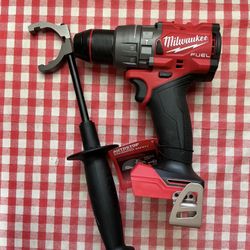 Milwaukee. M18 FUEL Lithium-Ion Brushless Cordless 1/2 in. Hammer Drill/Driver (Tool-Only).2904-20.