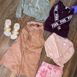 Women’s Clothing 