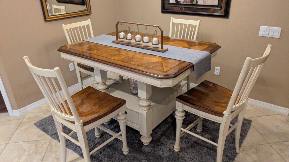 Dining Room Table, 6 Chairs, Buffet & Hutch