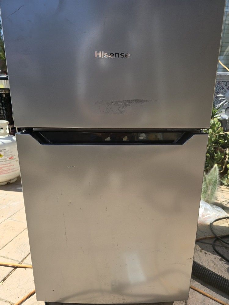 Hisense Mini Fridge