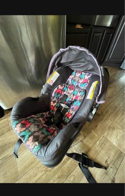 BabyTrend infant car seat