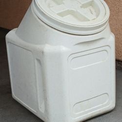 Dog Food Bin