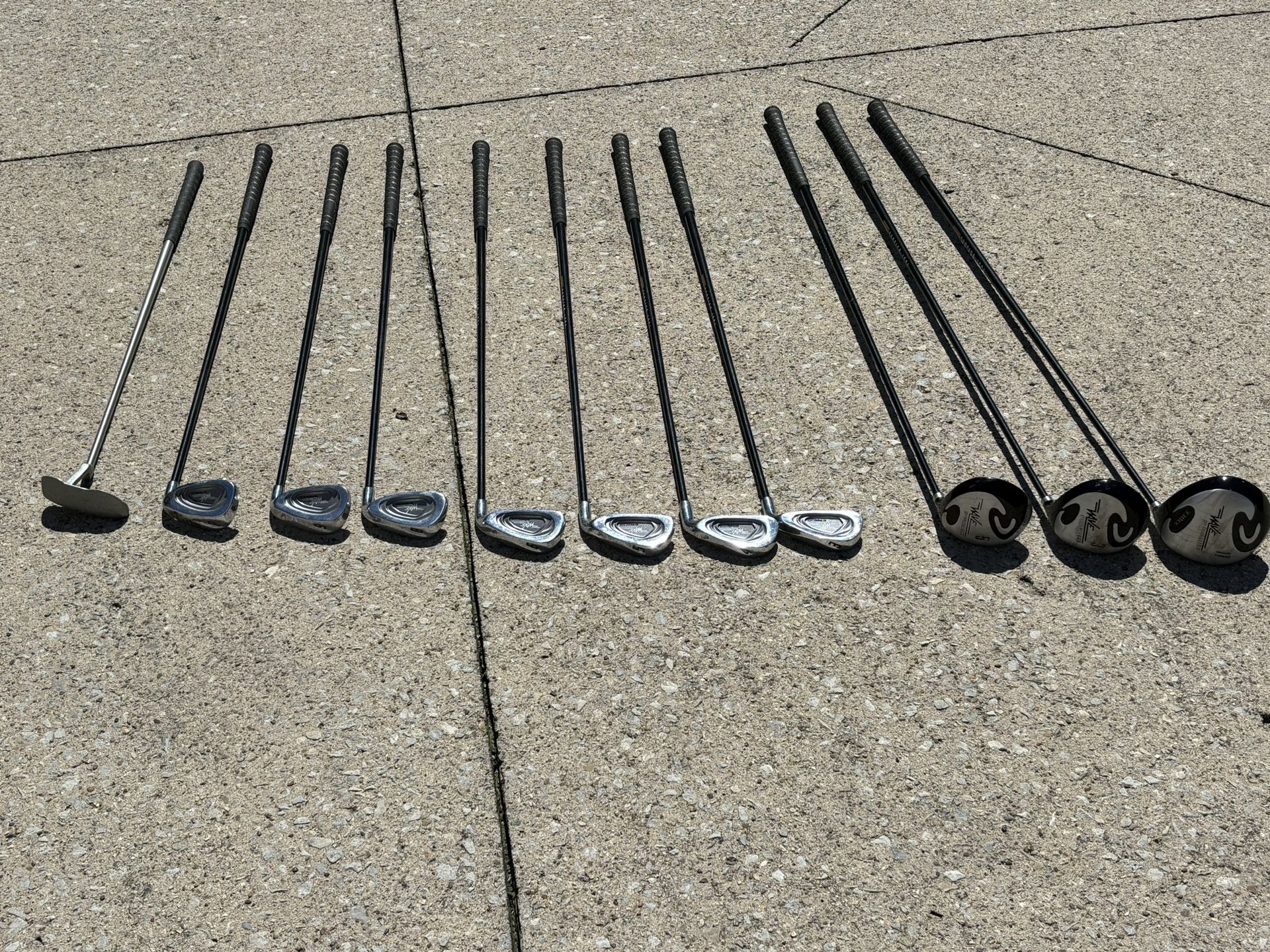 Set Of Golf Clubs 