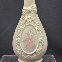 Porcelain Royal Heritage Cameo Ribbon 