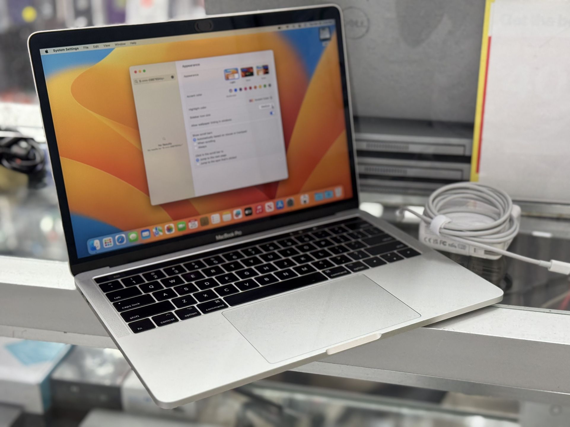 ✅ 13” MacBook Pro Touchbar, 500GB SSD, MacOS Ventura