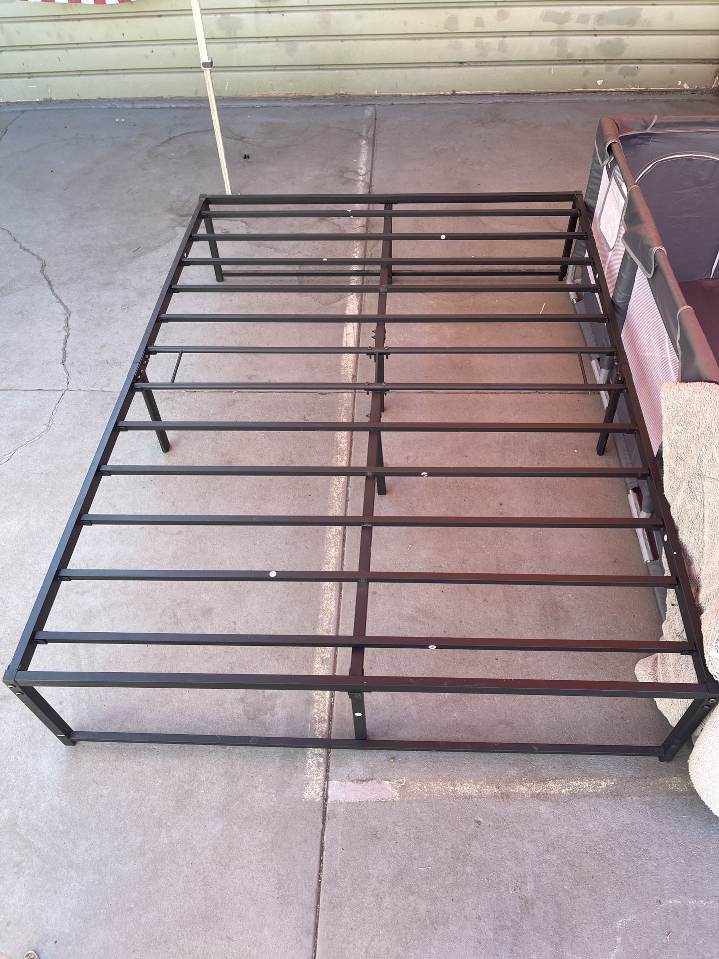 BED FRAME - FULL