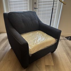 Arm Chair w new cushion
