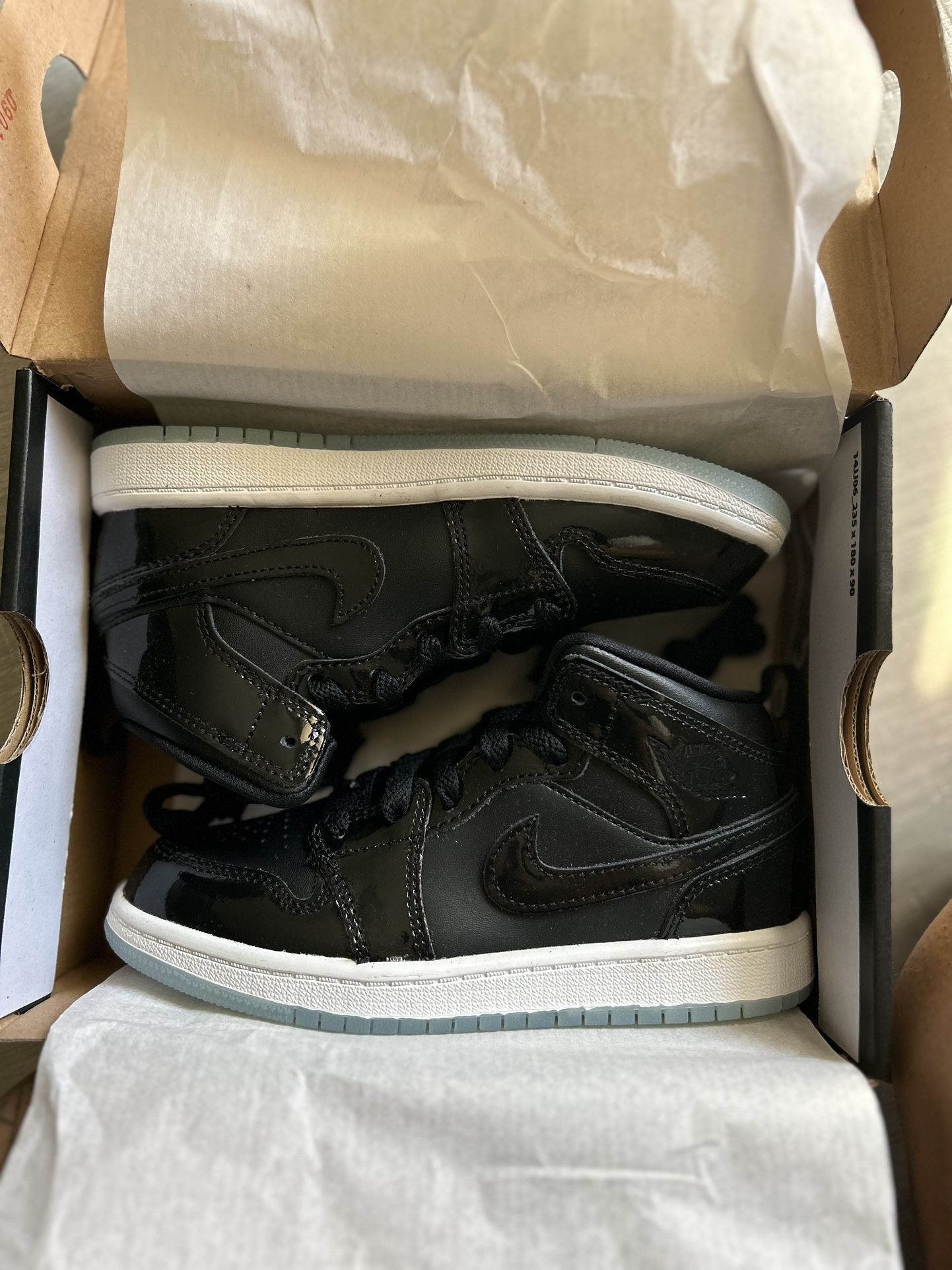 Size 13 BK - AIR JORDAN 1 MID SE