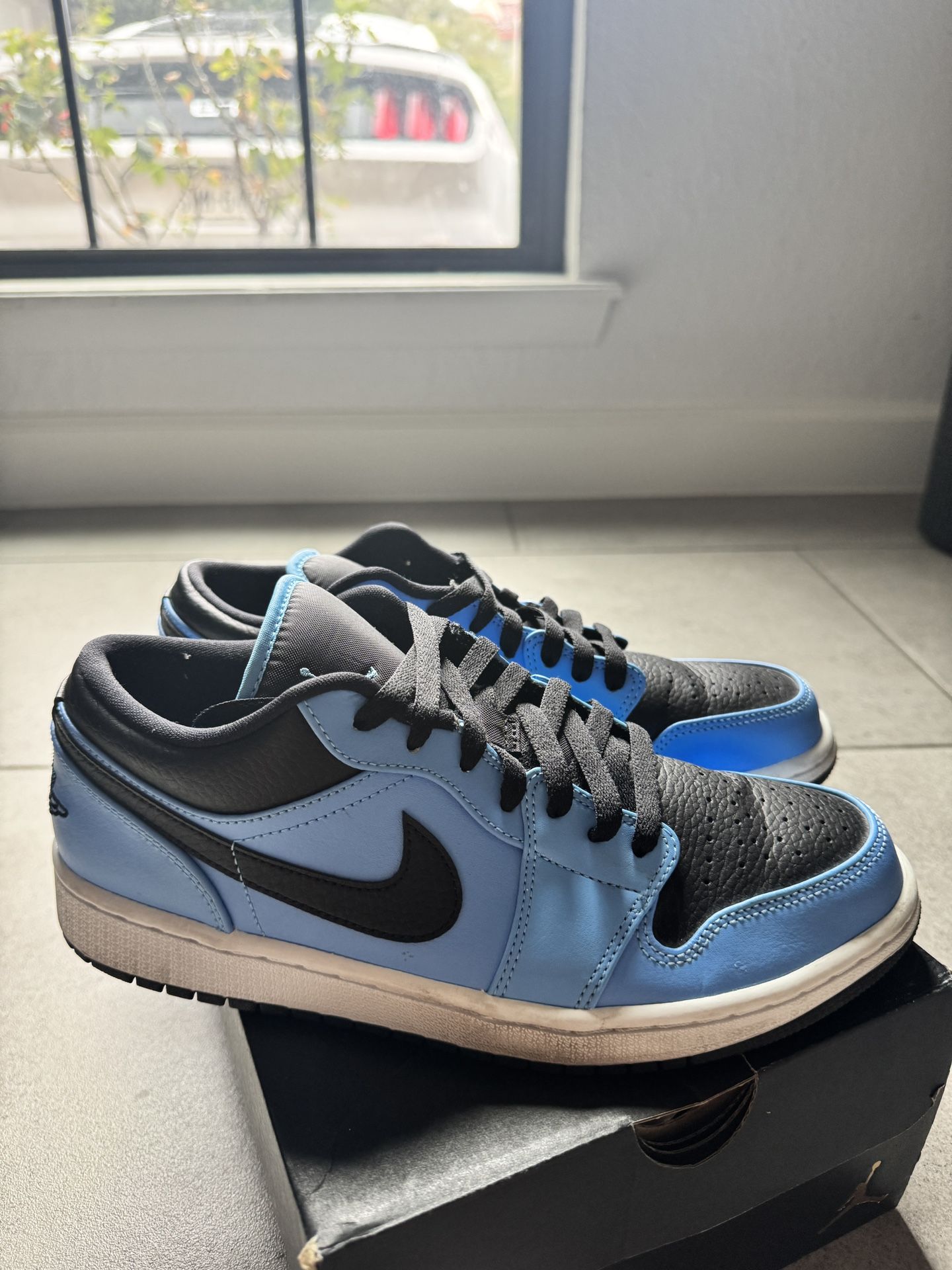 Air Jordan 1 low “University Blue Black” Mens 8.5