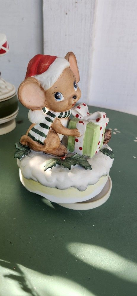 Vintage Christmas Ceramic Musical Box