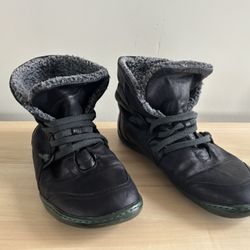 Black Sherpa Lined Camper Boots — Great condition 