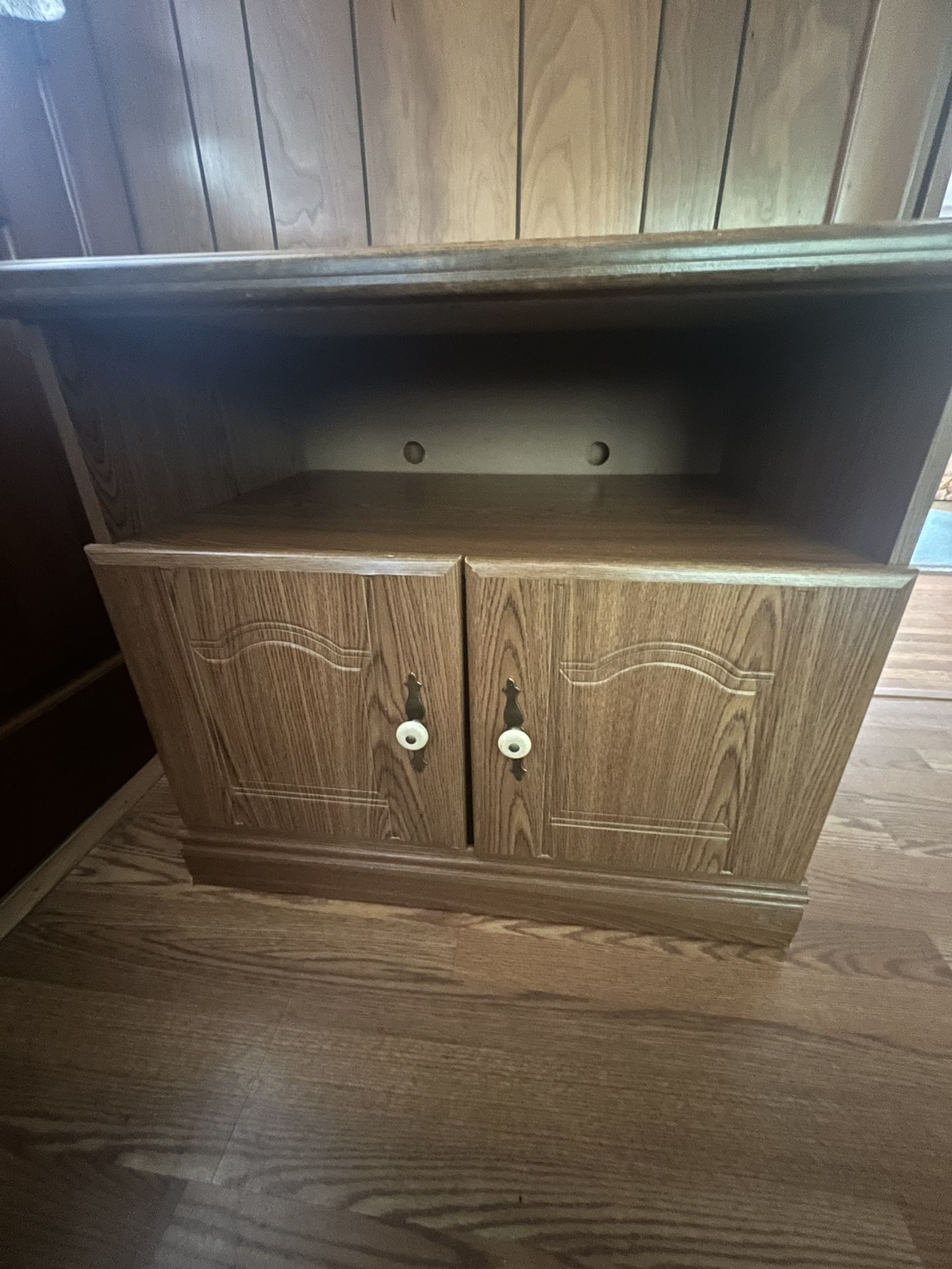  TV Stand w/ 2 Door Storage 