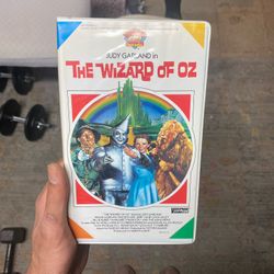 THE WIZARD OF OZ VHS (Clamshell Case)