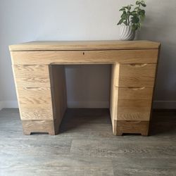 EXQUISITE Desk - 5 drawers - whitewashed oak - working key - delivery available