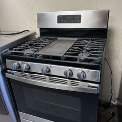 GE Gas Stove 