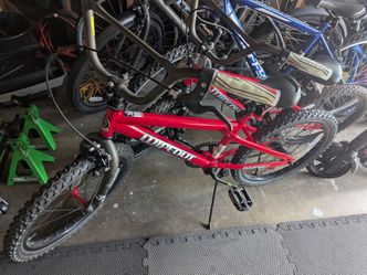 Boys bike, 20" like new