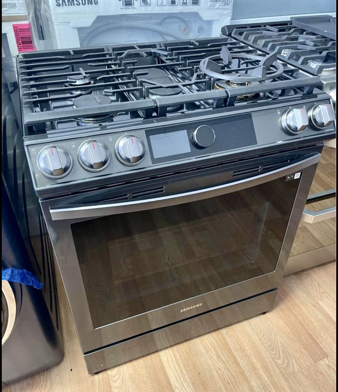 New AirFry Samsung smart dial gas range