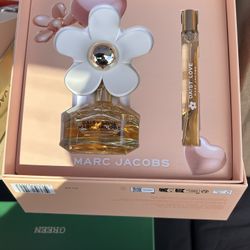 Daisy Love Marc Jacob’s 