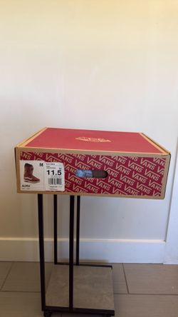 Brand New Men’s Vans Snowboard Boots Size 11.5