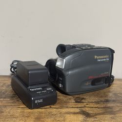 Panasonic Palmcorder IQ PV-D406 VHS-C Camcorder with Battery and charger*TESTED*