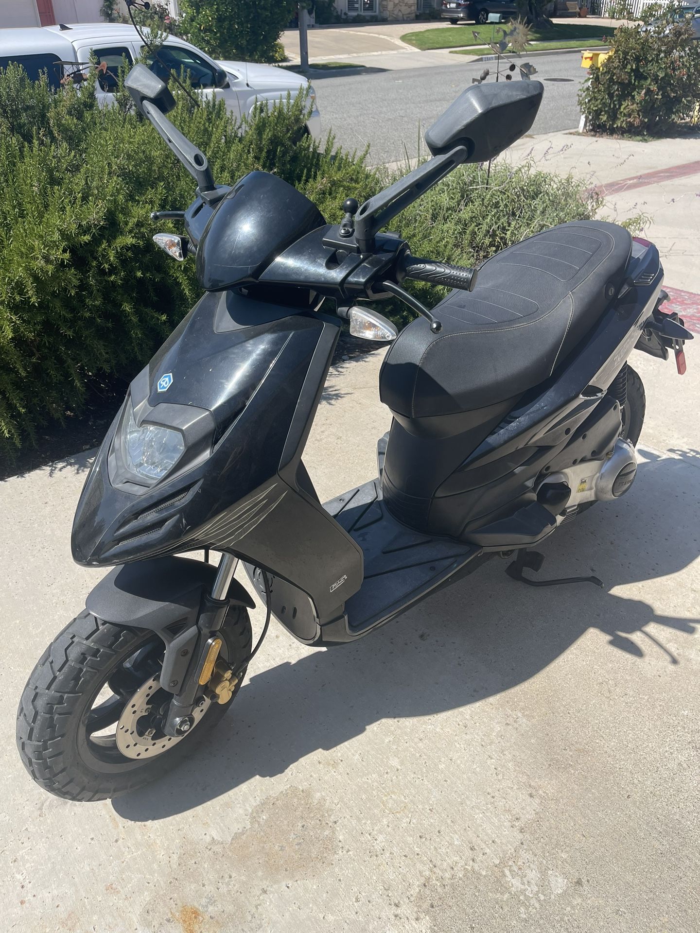 2012 Piaggio Typhoon Motorcycle / Scooter