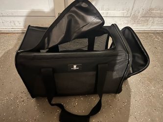 Pet carrier