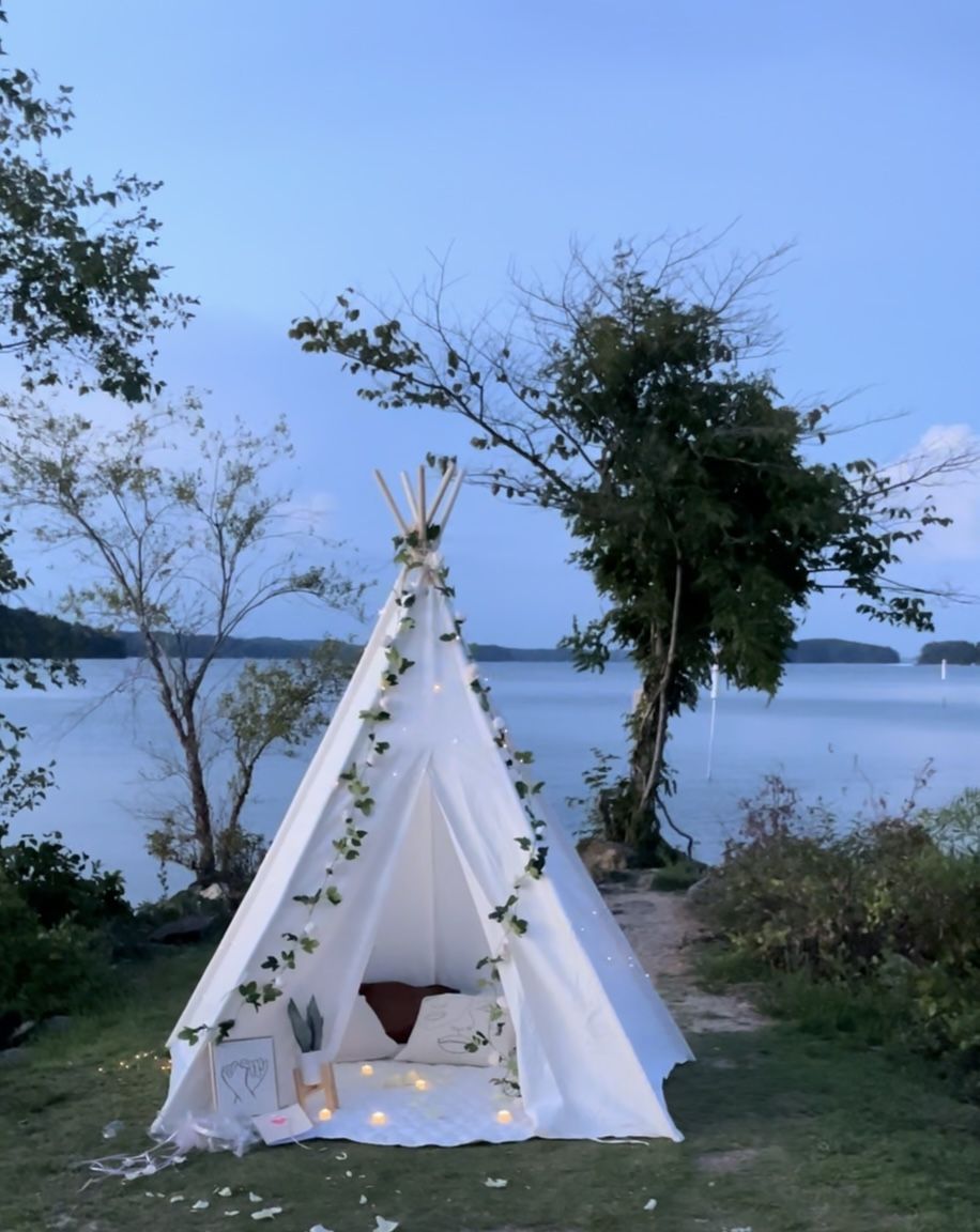 FREE Tent (flowers and pillows are not included) 