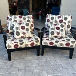 Set of accent chairs