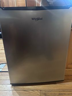 Whirlpool mini fridge